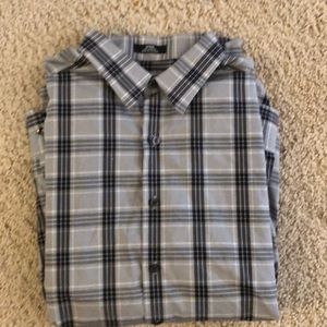 Claiborne Fitted Button Down. 17 1/2 34-35